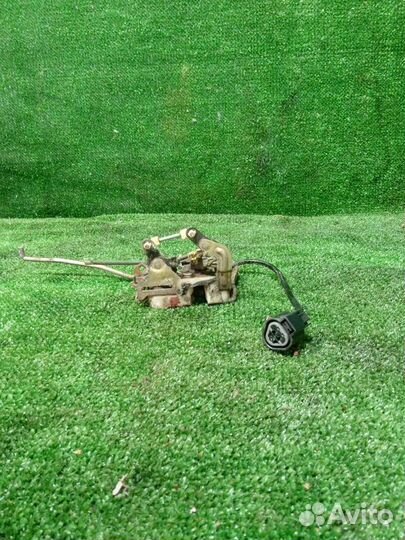 Замок двери передней левой Mitsubishi Eclipse