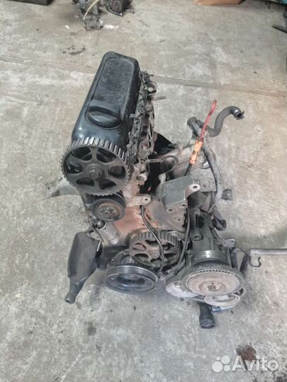 В разборе Двигатель Audi a4 B5 1.6 ADP