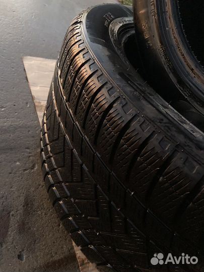 Pirelli P Zero Winter 315/40 R21 и 315/40 R21 111V