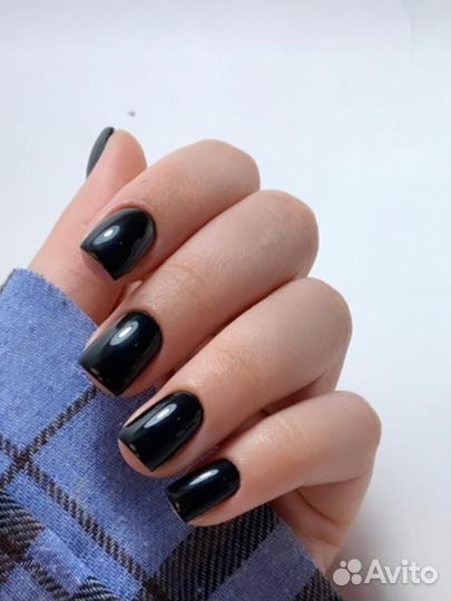 Модель на маникюр