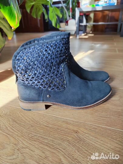 Замшевые ботинки Benneton р. 40