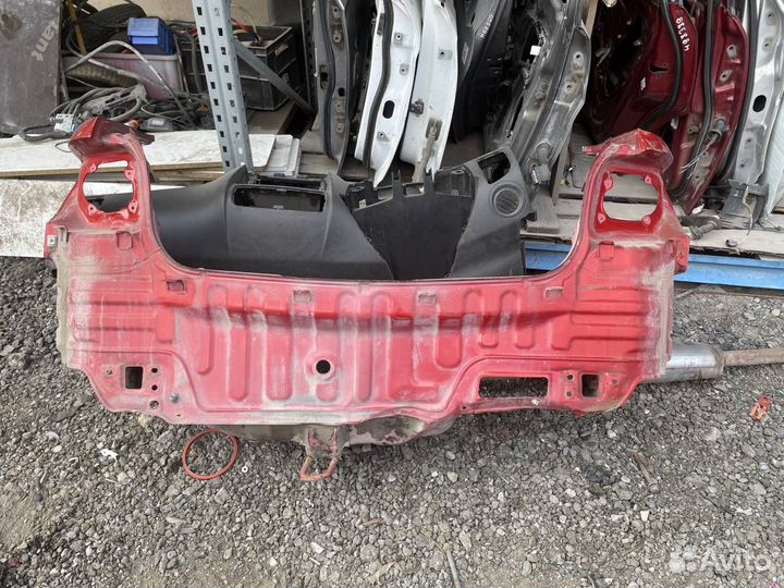 Б/У Панель задняя 691001G300 Hyundai-KIA