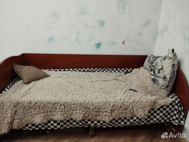 Кровать с матрасом бу