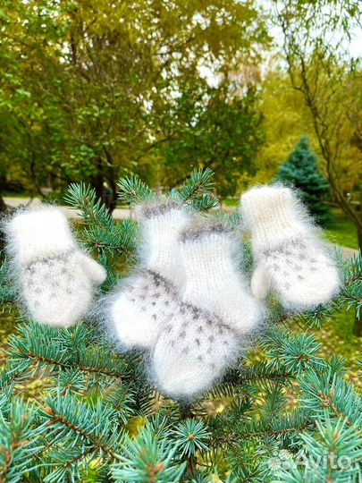 Пуховый комплект носочки и варежки для малышей