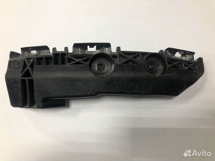 Крепление заднего бампера заднее Toyota Rav4 ACA30