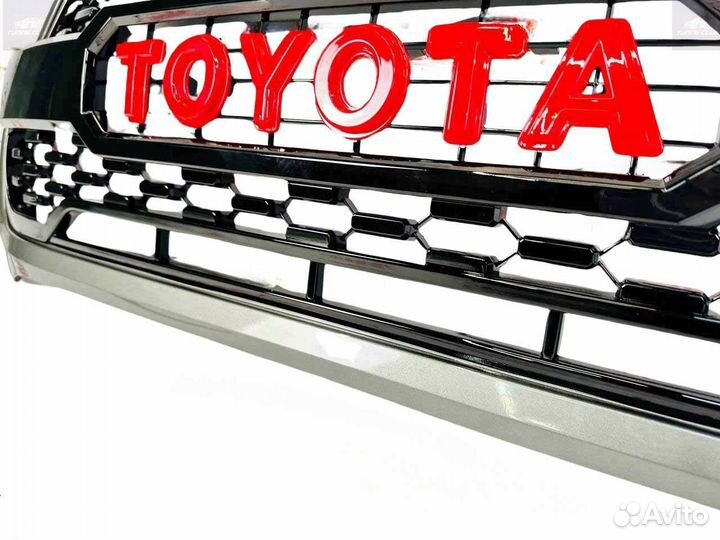 Решетка радиатора Toyota Hilux