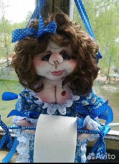 Мадам фу-фу- держатель туалетной бумаги