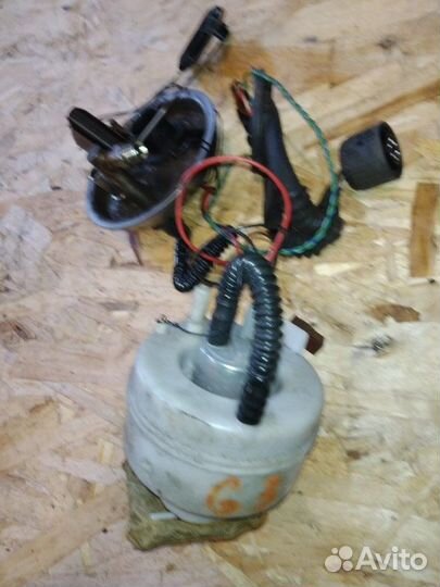 Топливный насос с датчиком уровня правый Bmw 328Xi