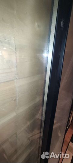 Дверь холодильника