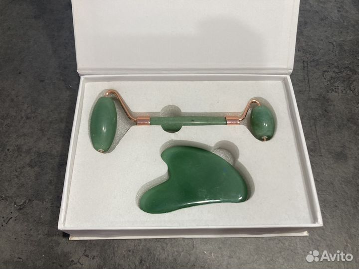 Массажный ролик и скребок гуаша