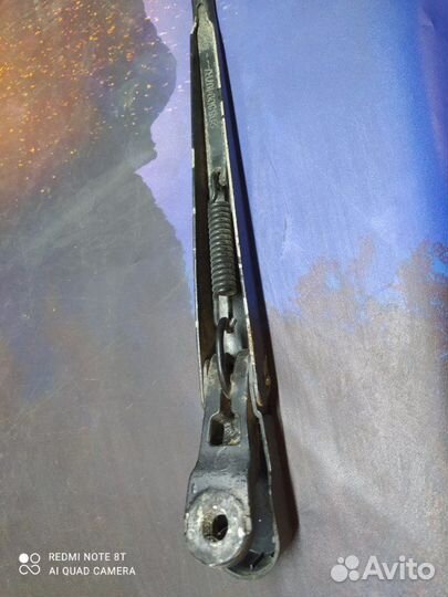 Поводок стеклоочистителя левый Renault Logan 1