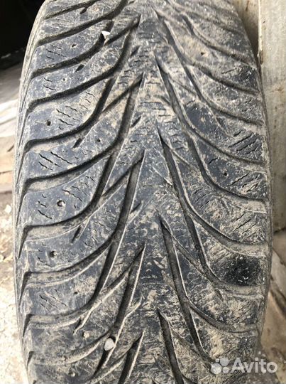 Yokohama Ice Guard Stud IG55 215/55 R17 98T