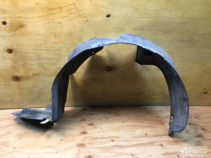 Подкрылок лев. перед. toyota corolla