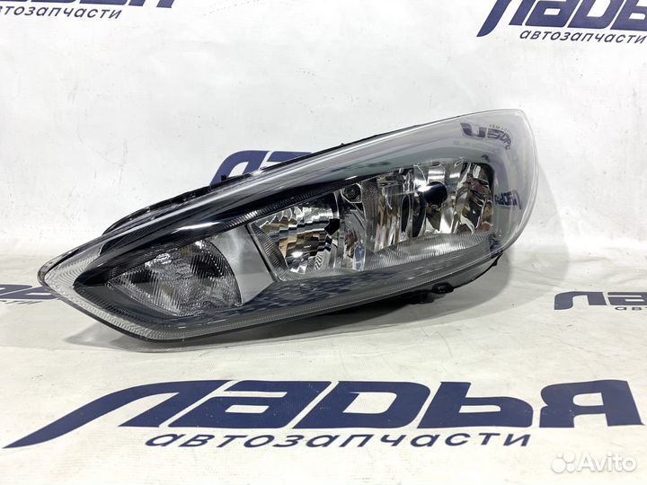 Фара Ford Focus 3 (15) левая черная