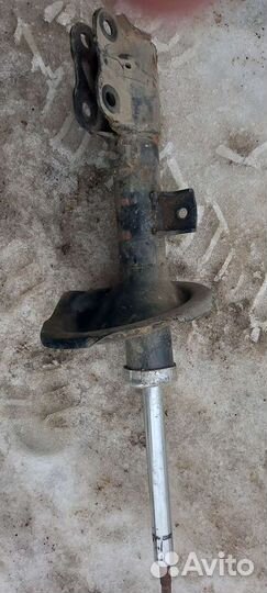 Стойка передняя правая мицубиси лансер 10