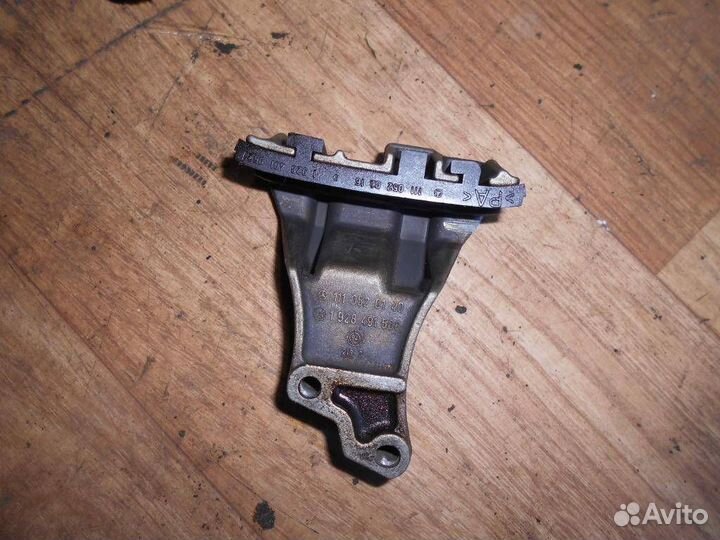 Успокоитель цепи грм Mercedes Benz W210 E-Klasse