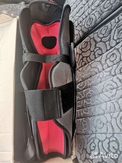 Щитки хоккейные размер 15