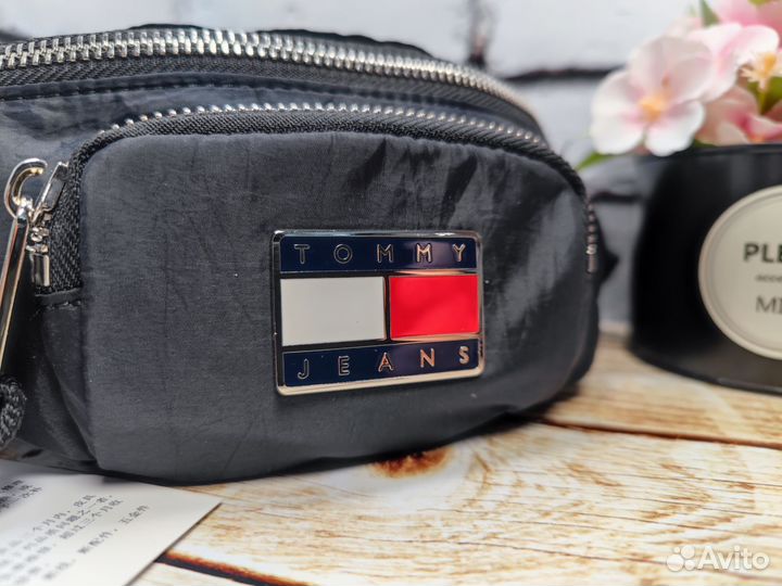 Поясная сумка Tommy Hilfiger черная