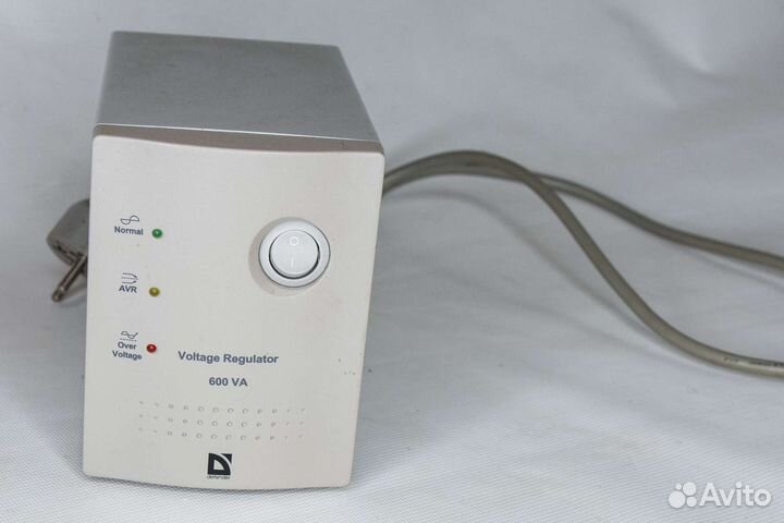 Стабилизатор напряжения