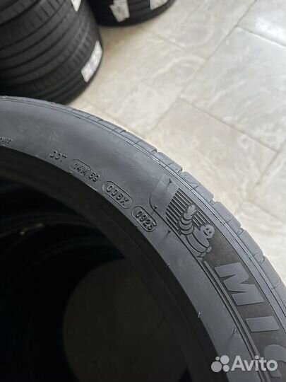 Michelin Pilot Sport 4 S 285/40 R23