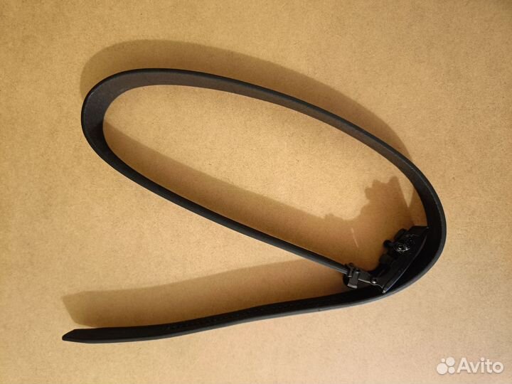 Мужской кожаный ремень черный