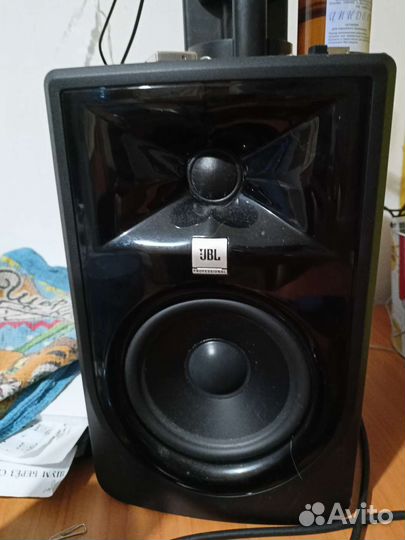 Студийные мониторы JBL 305p MK II