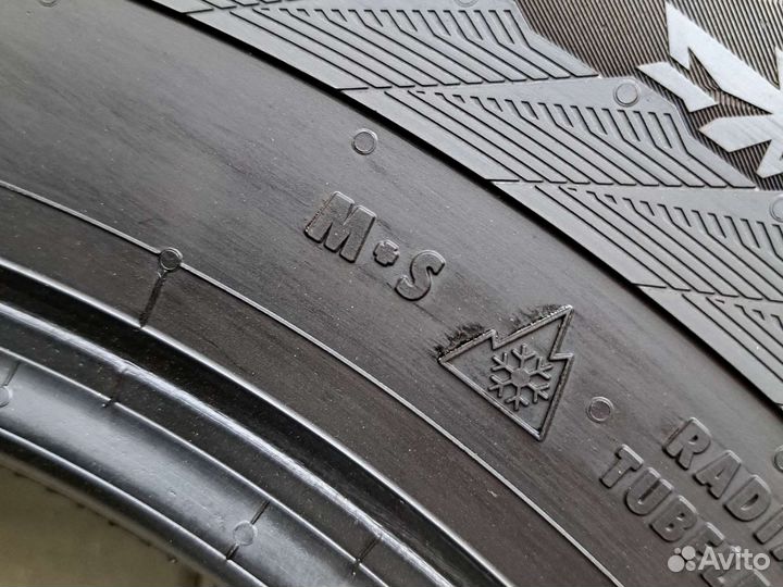 Continental VanContact Ice 225/70 R15C 112R