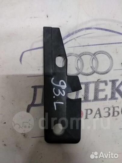 Кронштейн (сопут. товар) Audi A6 (C5) 1997-2004