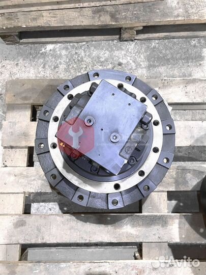 Бортовой редуктор Hitachi ZX70-HHE 9224123