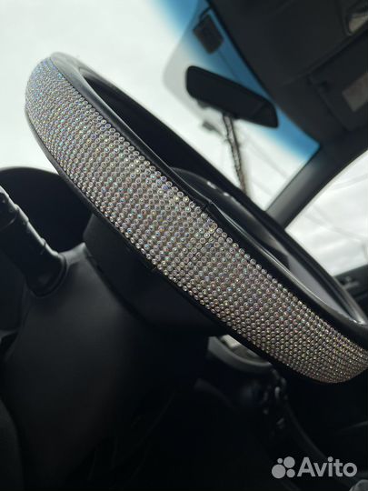 Оплетка на руль со стразами