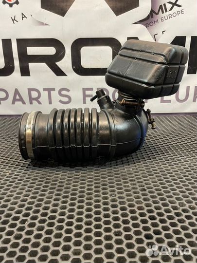 Патрубок воздушного фильтра Mitsubishi Galant EA5A