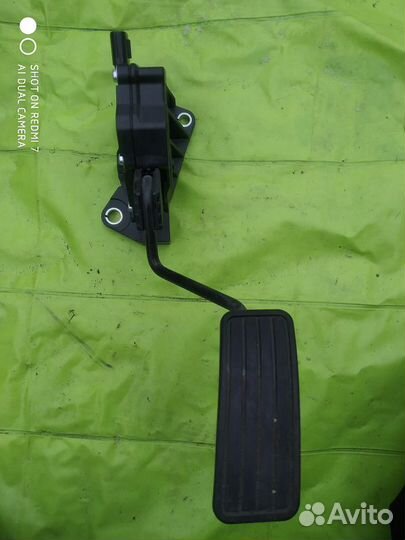 Педаль газа на Subaru Legacy Outback, Forester