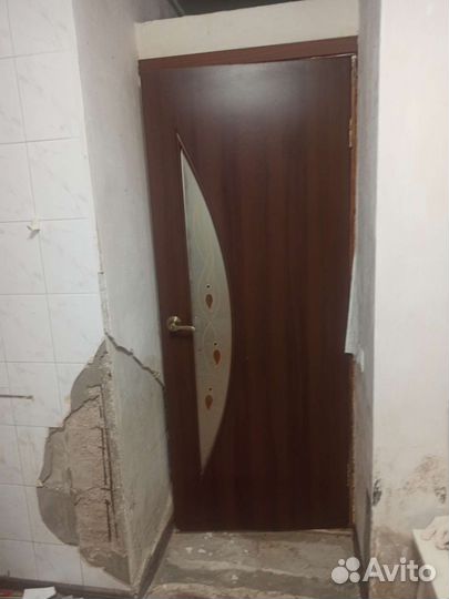 Дверь входная деревянная с коробкой