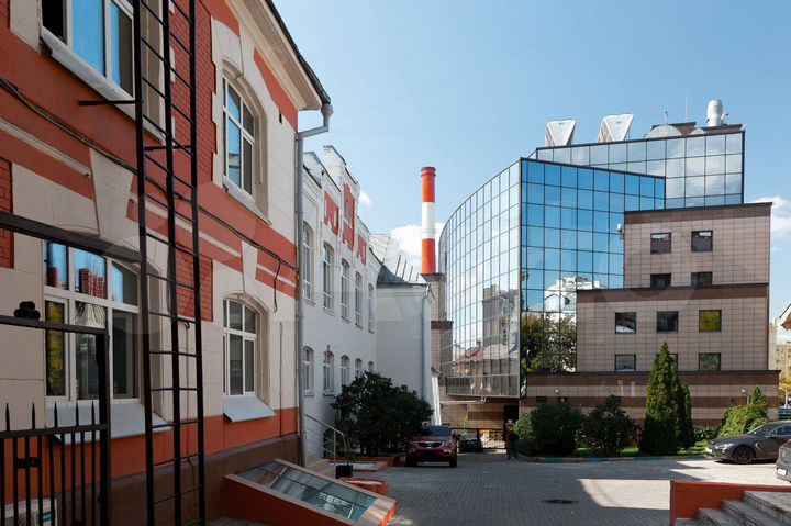 Презентабельное здание класса А, 1702 м²