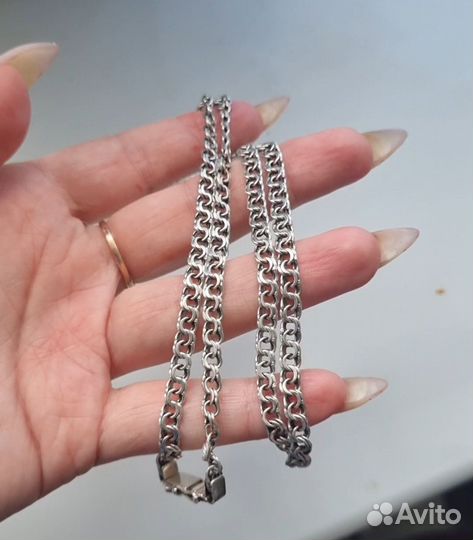 Серебряная цепь с крестом