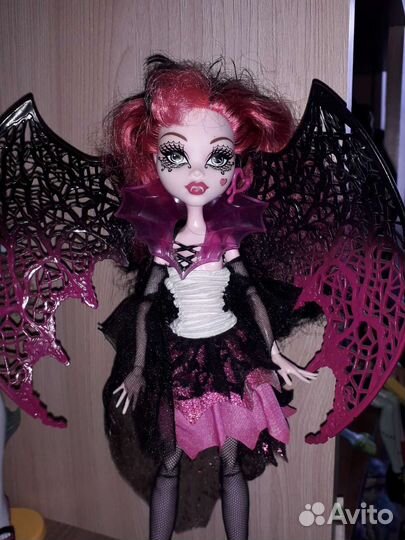 Кукла монстер хай Дракулаура