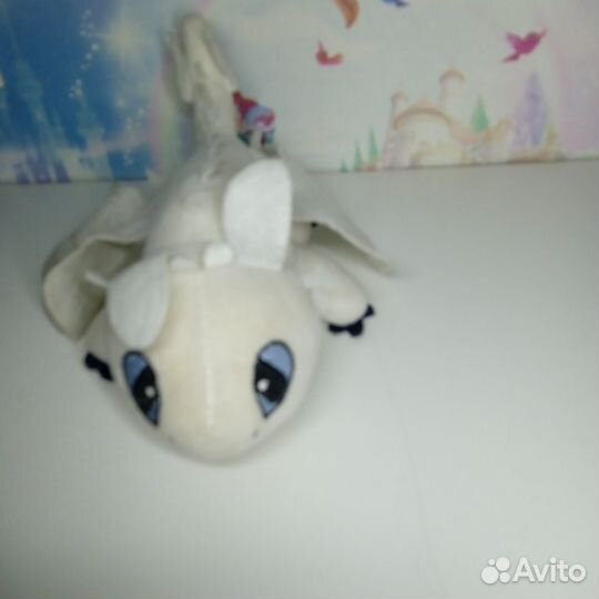 Дракон Беззубик и дневная фурия