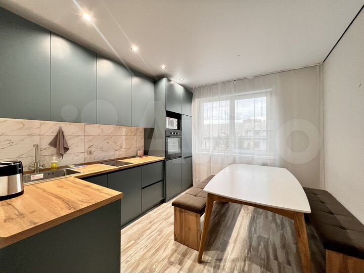 3-к. квартира, 90 м², 3/13 эт.