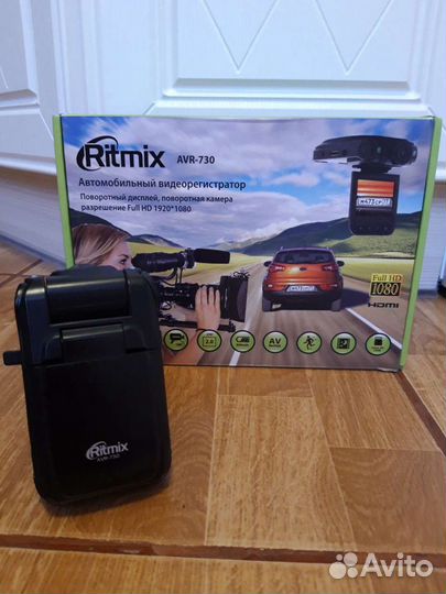 Видеорегистратор Ritmix AVR730 + Держатель