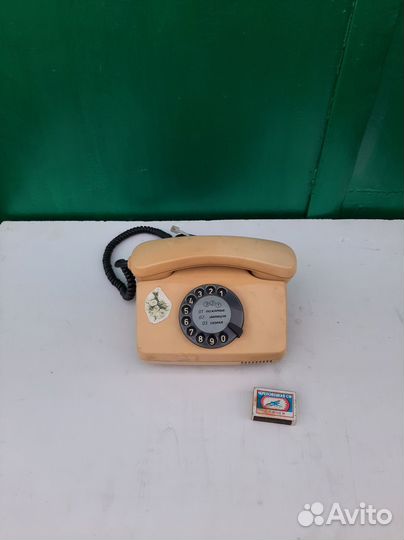 Телефоны разных цветов