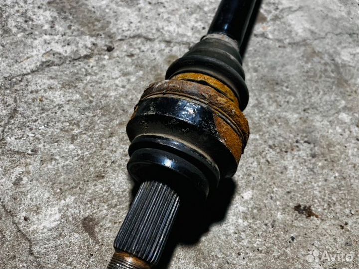 Привод задний левый Bmw 7 F02 N63B44A 2011