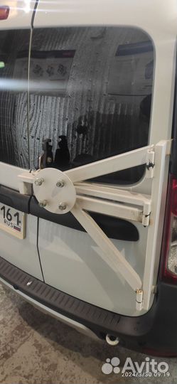 Кронштейн запасного колеса и чехол Ларгус