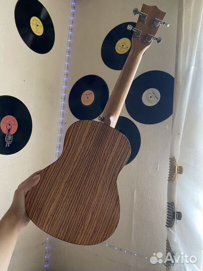 Укулеле концертная martin romas MR-02Z