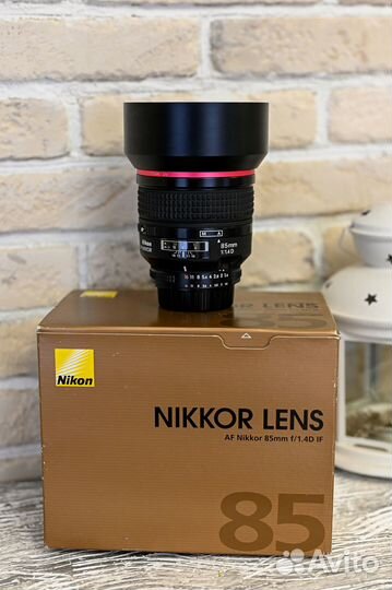 Nikkor 85mm f/1.4D IF