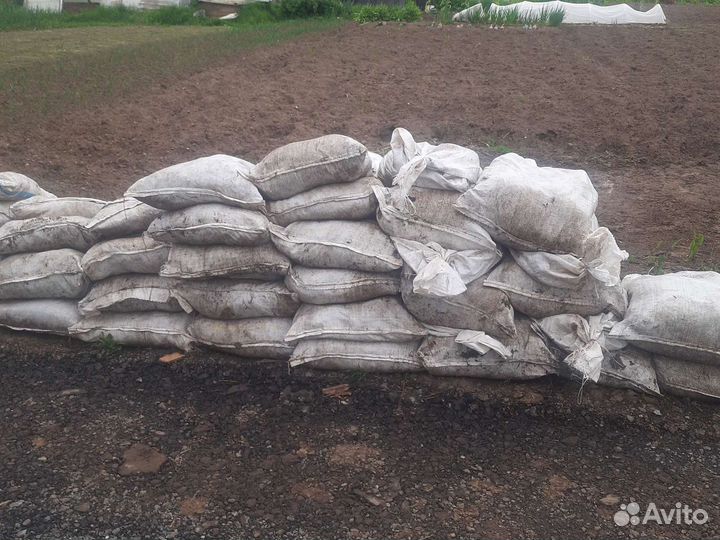 Чернозем, перегной в мешках