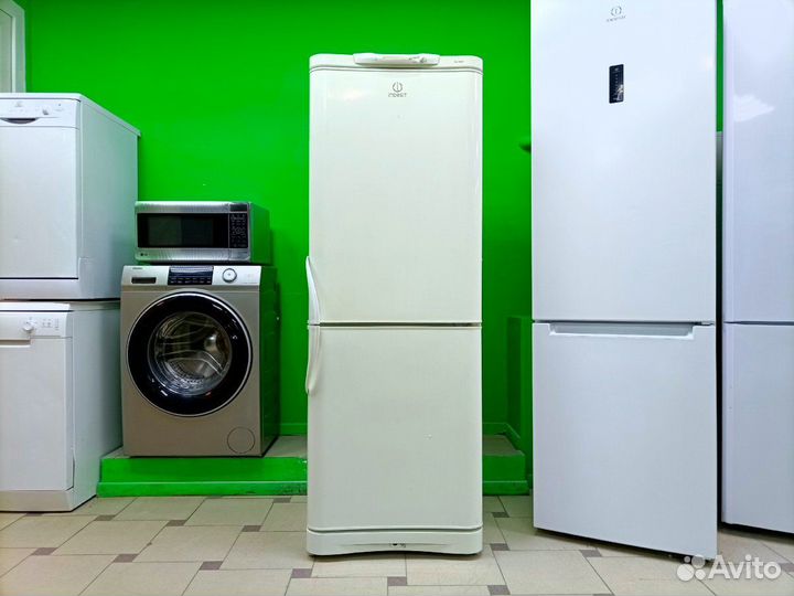 Холодильник б/у Indesit NoFrost. На гарантии
