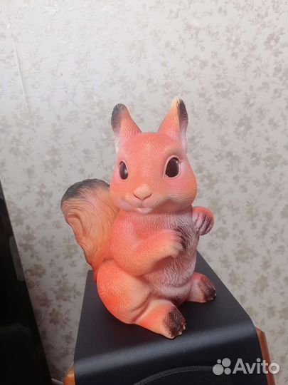Белка игрушка резиновая