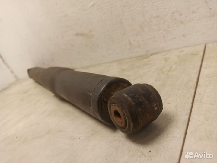 Амортизатор задний Джип