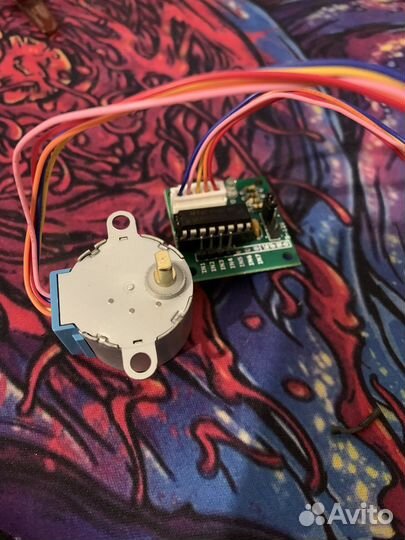 Шаговый двигатель и драйвер