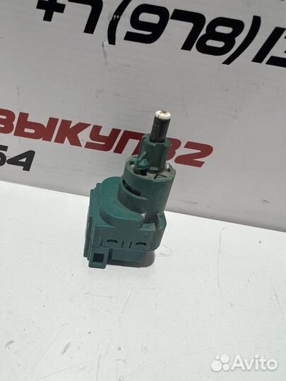 Датчик педали тормоза (лягушка) Vw Transporter T5